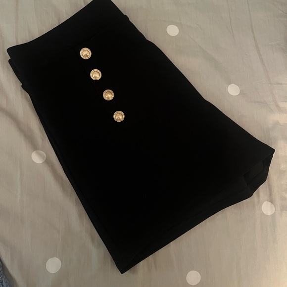 H&M High Waisted Black Gold Button Dress Shorts - Picture 5 of 7